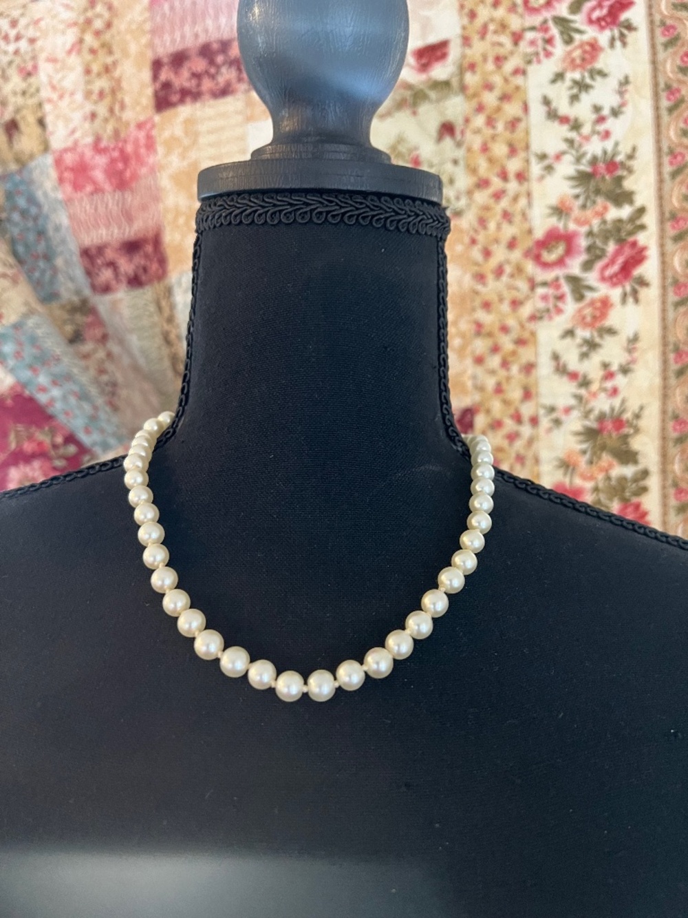 80s Vintage High Quality Faux Pearl Knotted Necklace w/ Clip-On Earrings